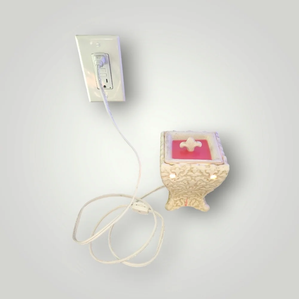 Scentsy Square Urn Style Aroma Lamp with Fleur de Lis Electric Ceramic Warmer